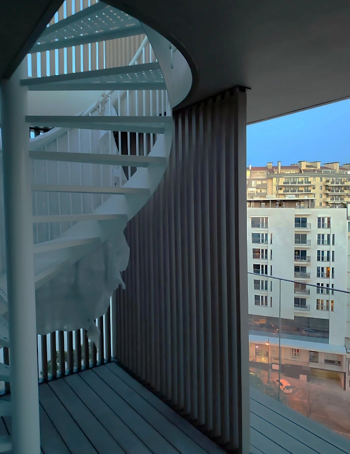 projeto comercial mideia high lapa revestimento tarimatec escada em caracol exterior