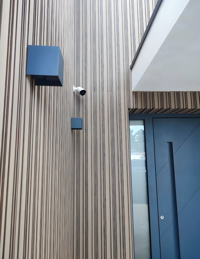 projeto mideia RG com revestimento tarimatec fachada frontal da casa