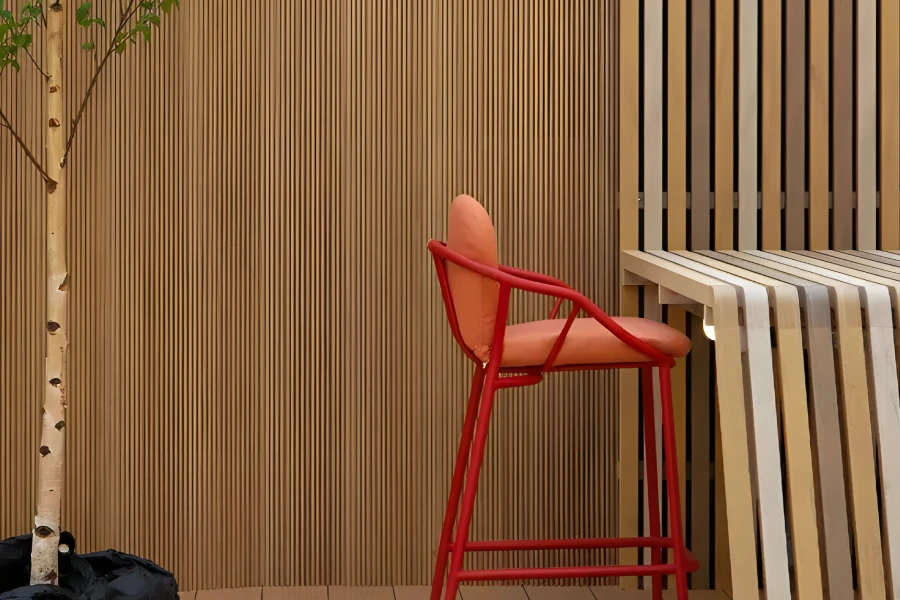 Tarimatec 9 tarimatec vertical aris onna cadeira vermelha e mesa ripada