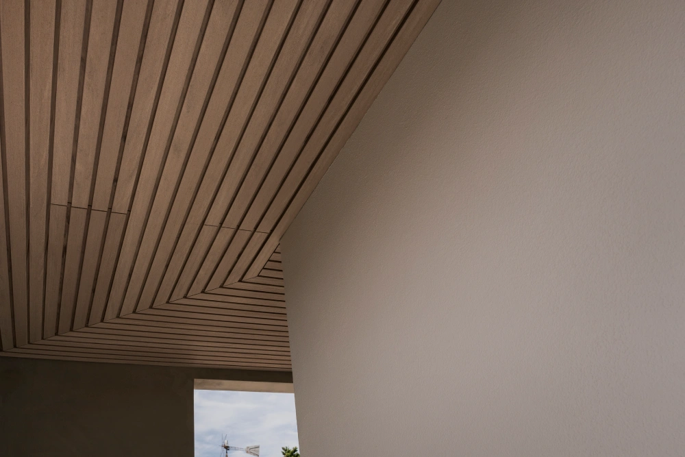 revestimento de casa moderna em teto com tarimatec projeto pe mideia revestimento de casa moderna em teto com tarimatec projeto pe mideia