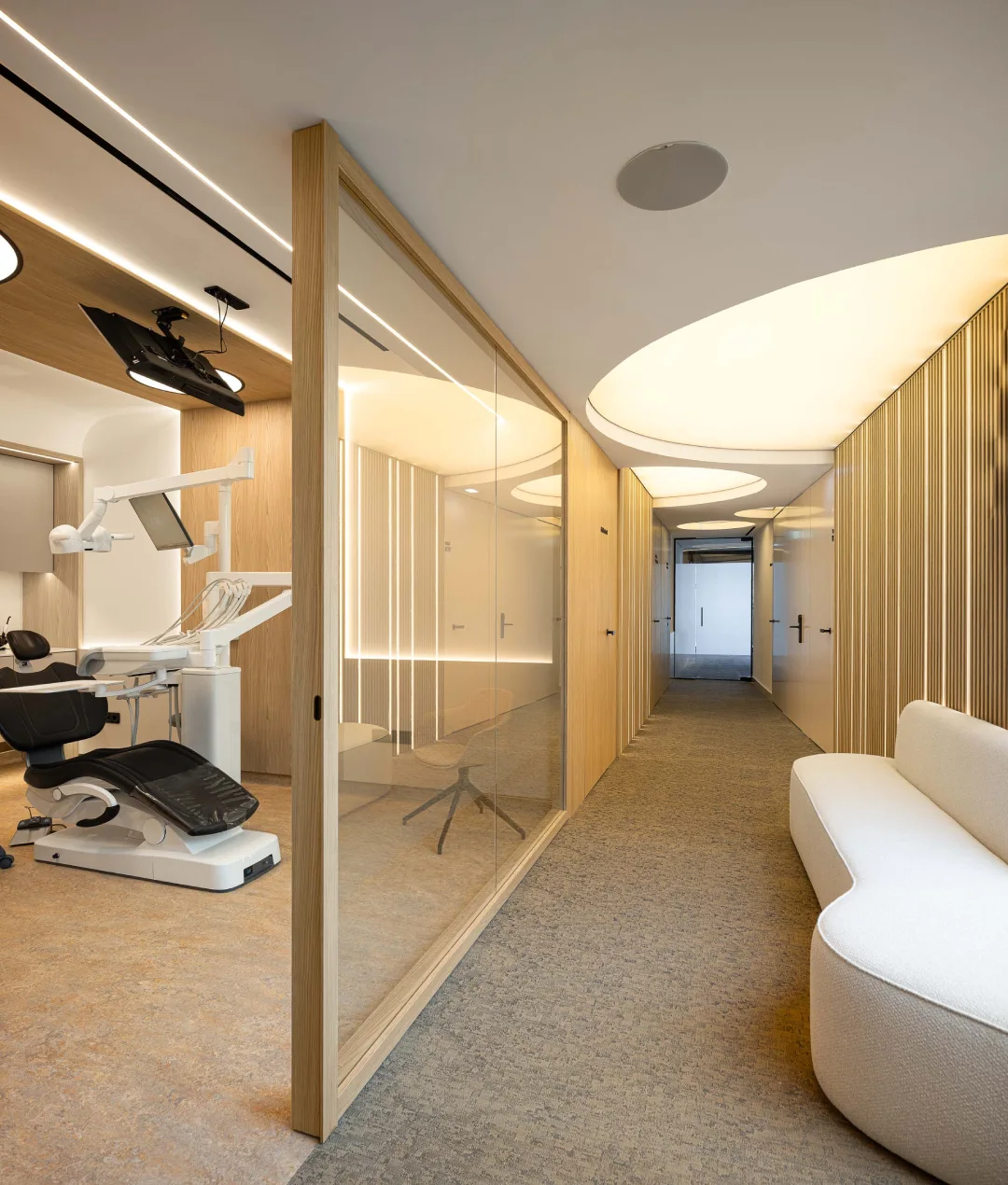 pavimento ntgrate de sala de atendimento da Clínica Dentária YOU pavimento ntgrate de sala de atendimento da Clínica Dentária YOU